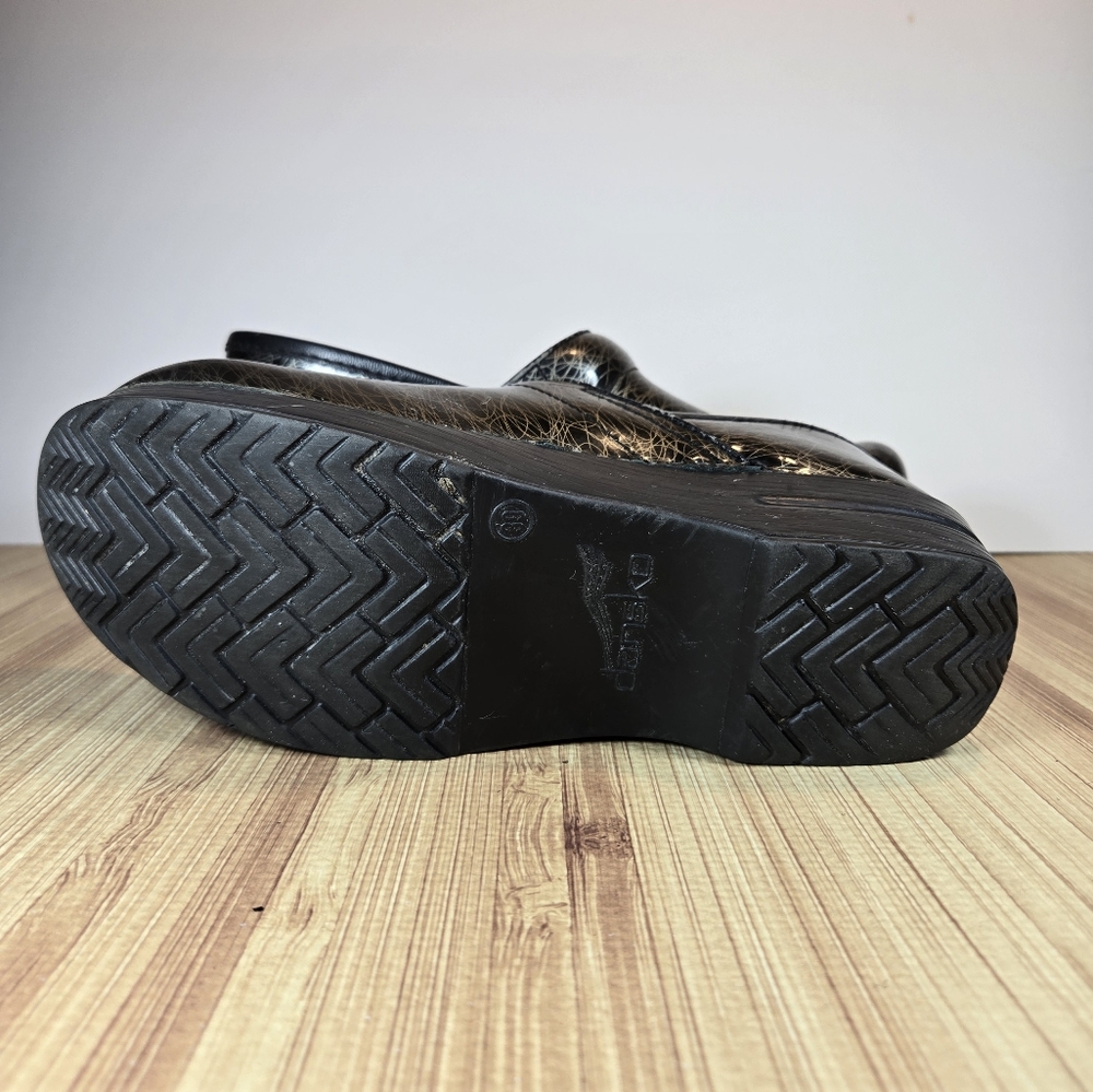 DANSKO Patent Leather Black w/ Gold Scribble Size 39 Clog US Size 8 - Picture 2 of 7